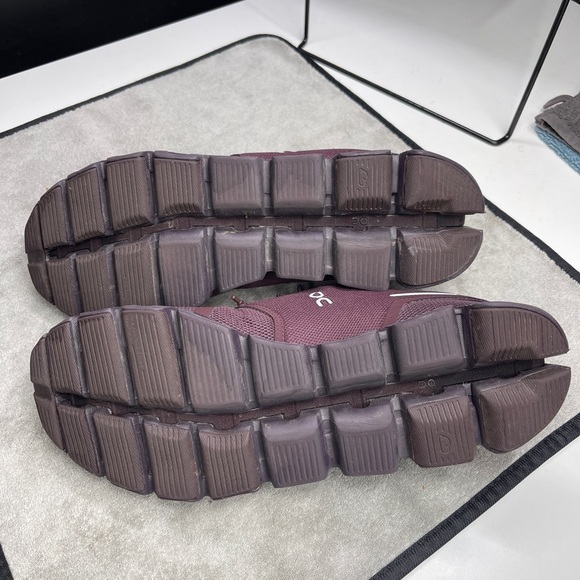 On Cloud Monochrome Shoes Size 11.5 Men's Color: Mulberry - Picture 7 of 11